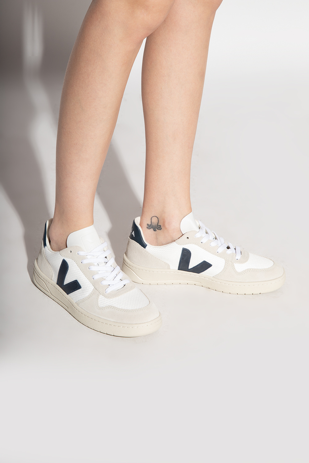 Veja mesh hot sale sneakers